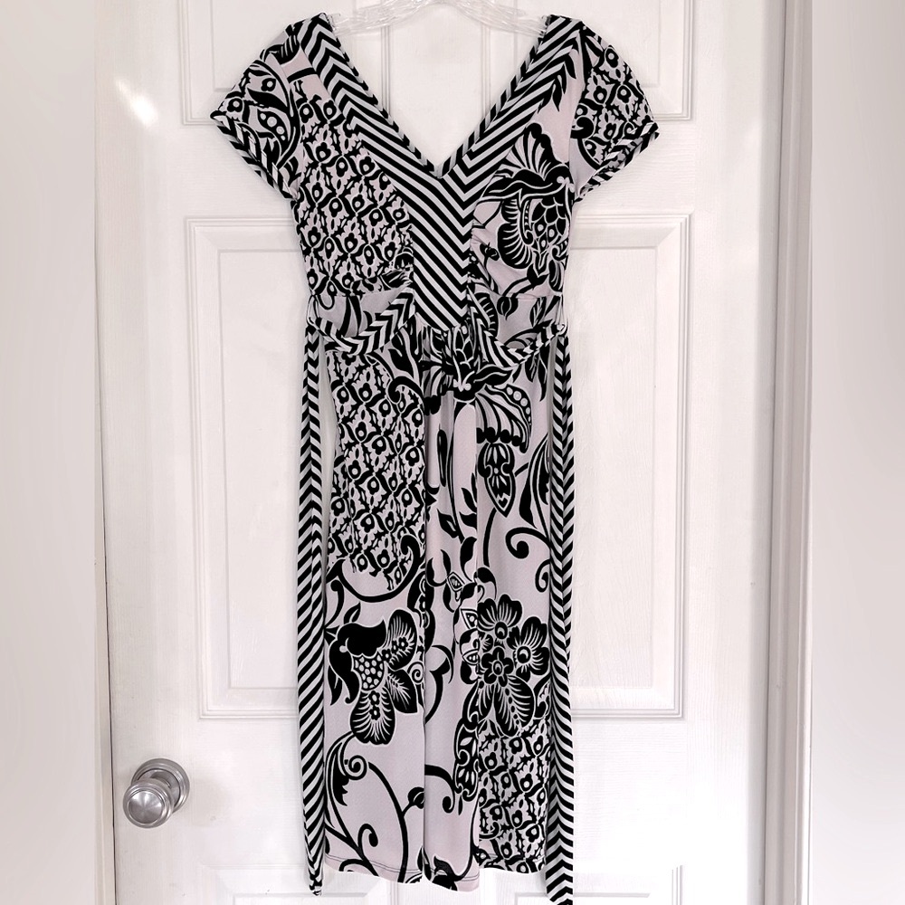 🌸3/$25 🆕 Charlotte Russe Black & Cream Floral & Stripe Dress, Sash Belt, Size S